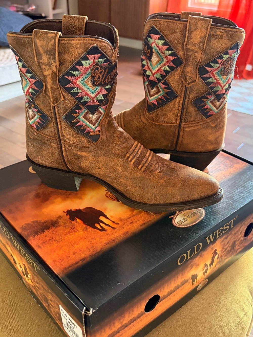Laredo Tan Western Embroidered Heeled Cowboy Boots